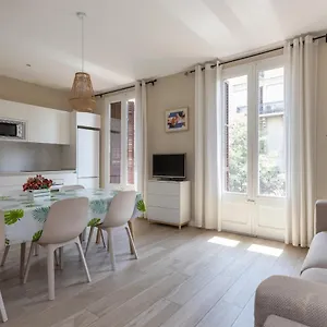 aparteasy-family-4-bedrooms-apt.catalonia-hotels.com/