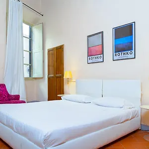elegant-apartment-near-piazza-della-signoria.it-tuscanyhotel.com/